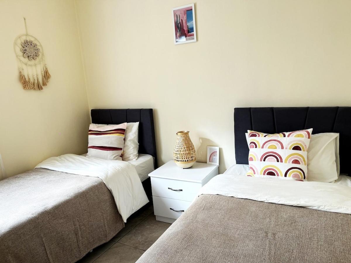 Weekend Apartments 3Br Kerýnia Eksteriør bilde
