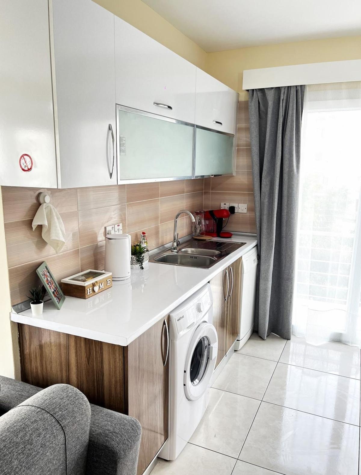 Weekend Apartments 3Br Kerýnia Eksteriør bilde
